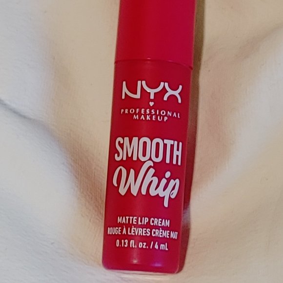 NYX Professional Makeup Smooth Whip Matte Lip Cream - Picture 2 of 3